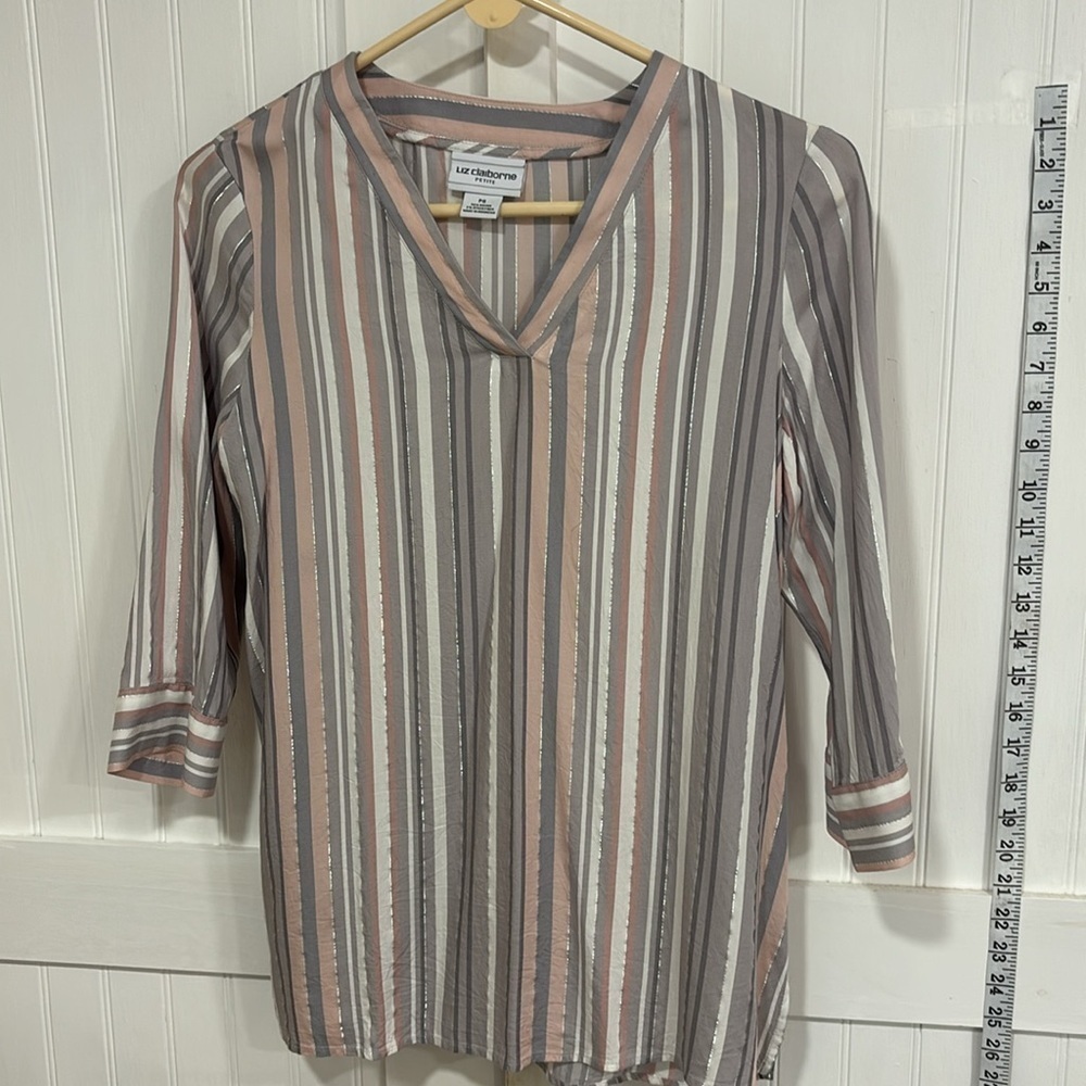 Liz Claiborne petites 3/4 sleeve, peach, cream& gray top W/shimmer size PS